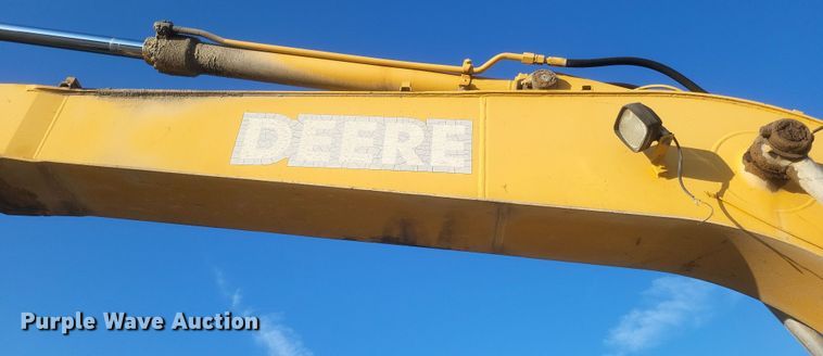 image for item DS5146 2000 John Deere  160LC excavator