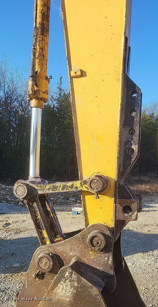 image for item DS5146 2000 John Deere  160LC excavator