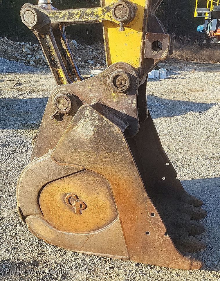 image for item DS5146 2000 John Deere  160LC excavator