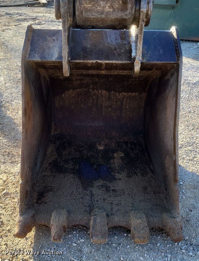 image for item DS5146 2000 John Deere  160LC excavator