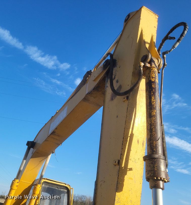 image for item DS5146 2000 John Deere  160LC excavator