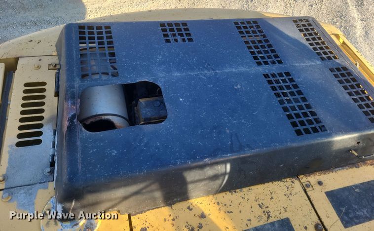 image for item DS5146 2000 John Deere  160LC excavator