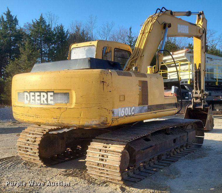 image for item DS5146 2000 John Deere  160LC excavator