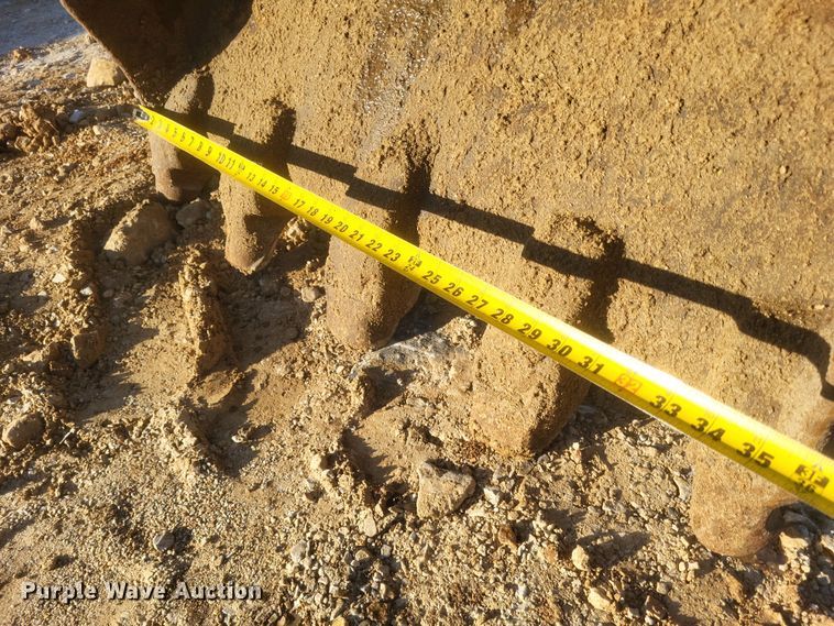 image for item DS5146 2000 John Deere  160LC excavator