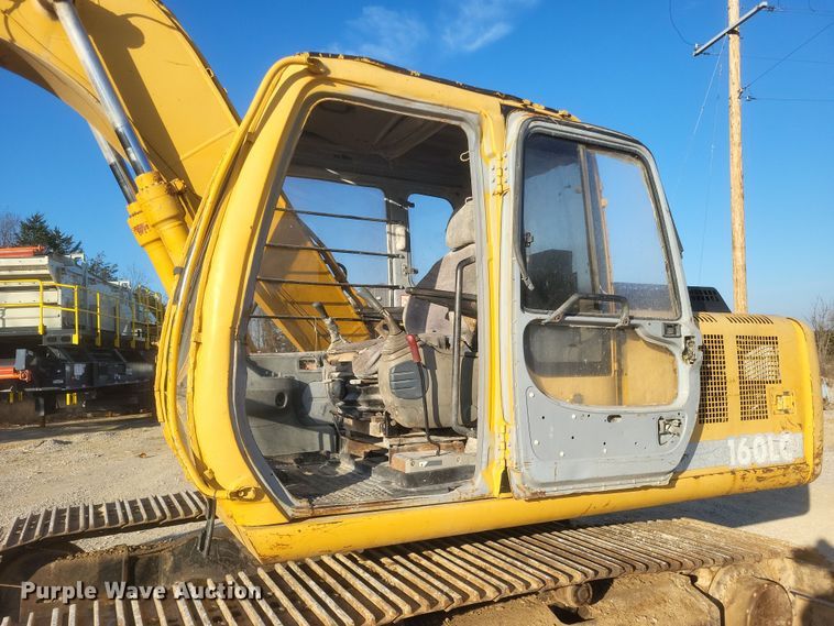 image for item DS5146 2000 John Deere  160LC excavator
