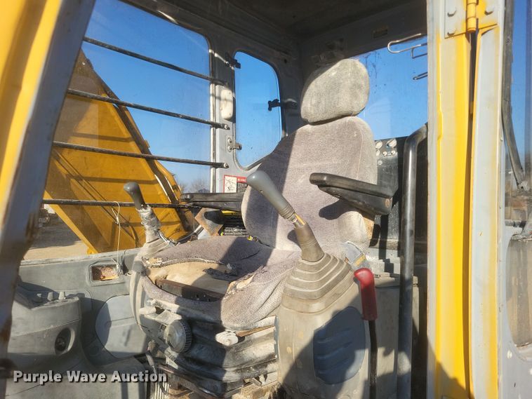 image for item DS5146 2000 John Deere  160LC excavator