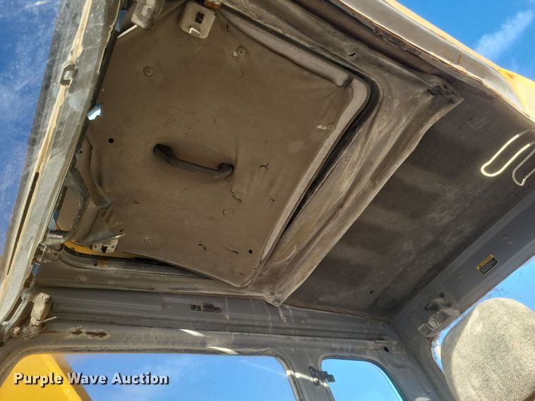 image for item DS5146 2000 John Deere  160LC excavator