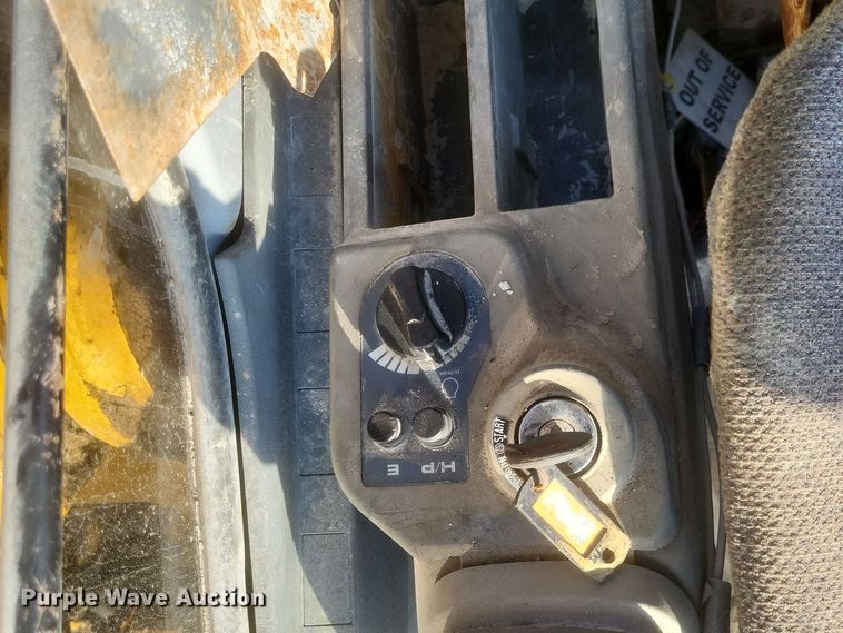 image for item DS5146 2000 John Deere  160LC excavator