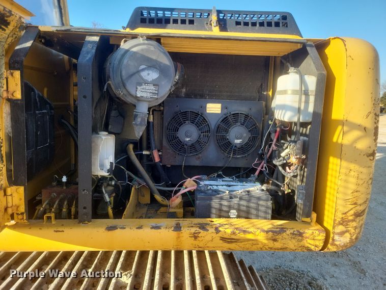 image for item DS5146 2000 John Deere  160LC excavator