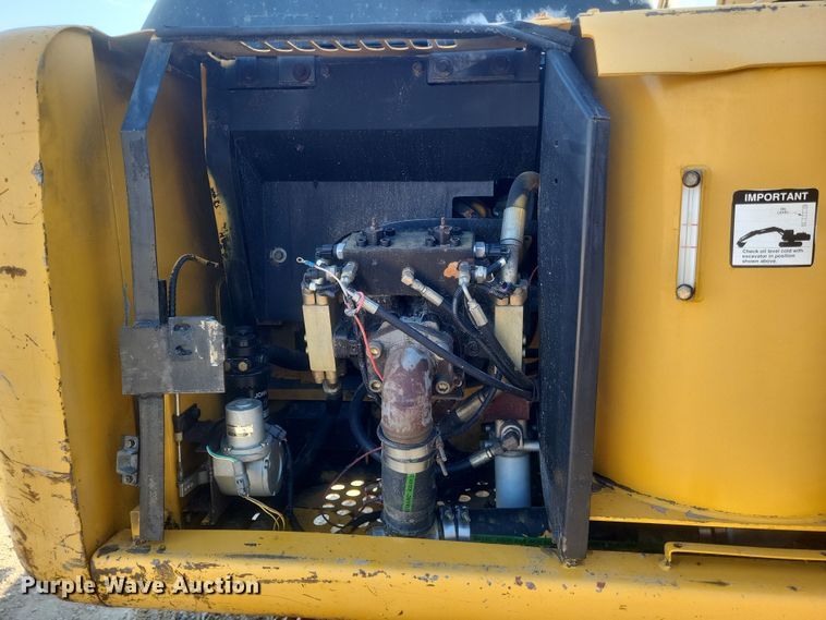 image for item DS5146 2000 John Deere  160LC excavator