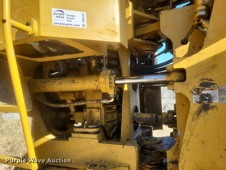 image for item DS5147 2004 Caterpillar  990 Series II wheel loader