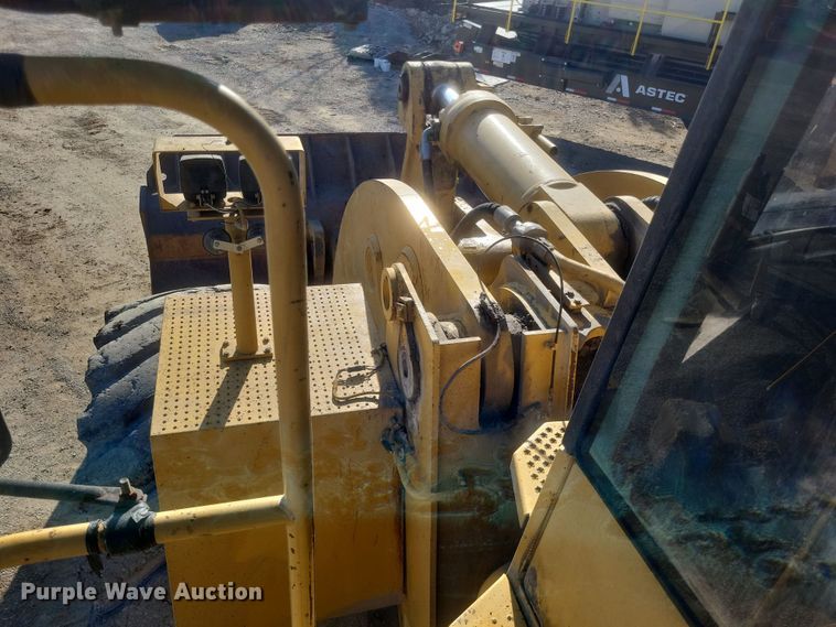 image for item DS5147 2004 Caterpillar  990 Series II wheel loader
