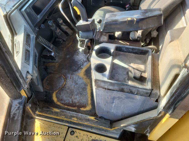 image for item DS5147 2004 Caterpillar  990 Series II wheel loader