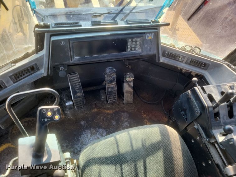 image for item DS5147 2004 Caterpillar  990 Series II wheel loader