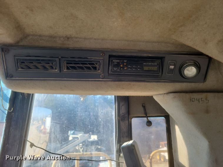 image for item DS5147 2004 Caterpillar  990 Series II wheel loader