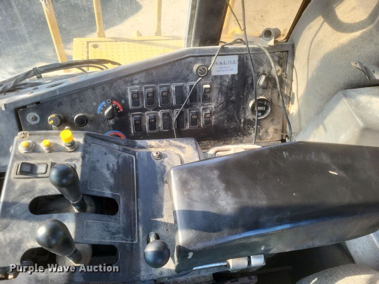 image for item DS5147 2004 Caterpillar  990 Series II wheel loader