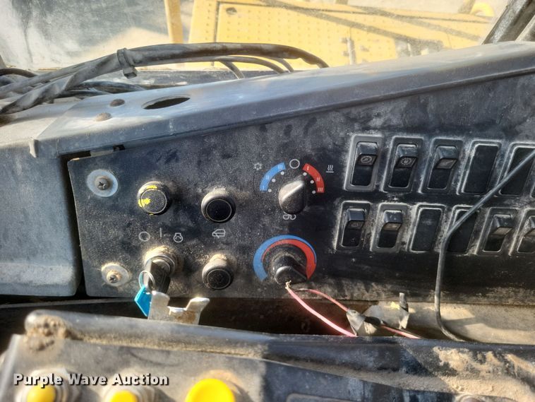 image for item DS5147 2004 Caterpillar  990 Series II wheel loader