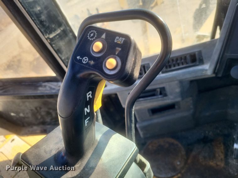 image for item DS5147 2004 Caterpillar  990 Series II wheel loader