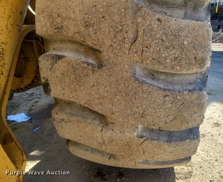 image for item DS5147 2004 Caterpillar  990 Series II wheel loader