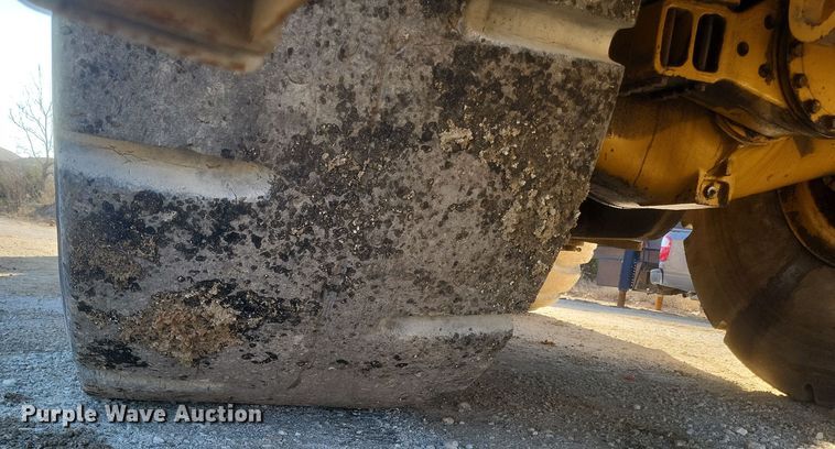 image for item DS5147 2004 Caterpillar  990 Series II wheel loader