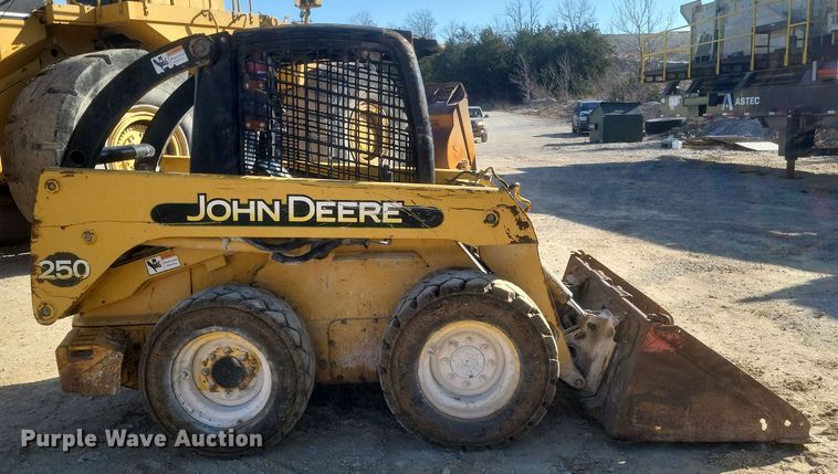 image for item DS5149 John Deere  250 skid steer loader