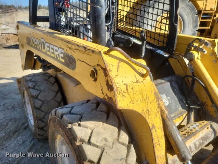 image for item DS5149 John Deere  250 skid steer loader