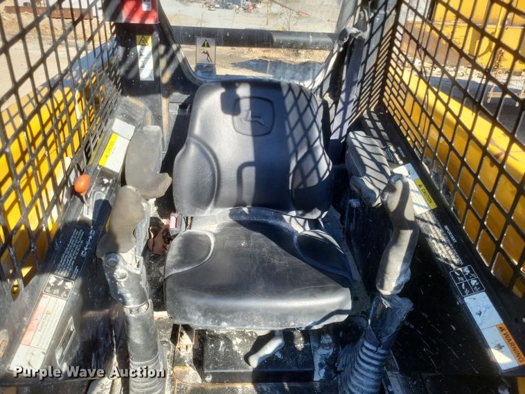 image for item DS5149 John Deere  250 skid steer loader