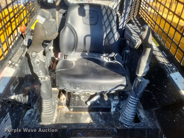 image for item DS5149 John Deere  250 skid steer loader