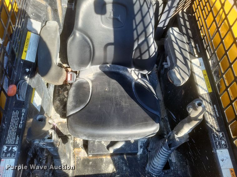 image for item DS5149 John Deere  250 skid steer loader