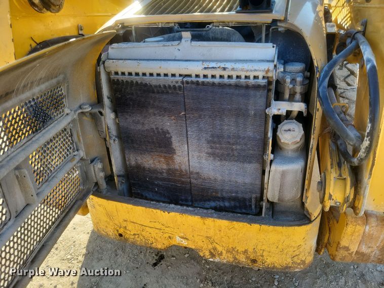 image for item DS5149 John Deere  250 skid steer loader