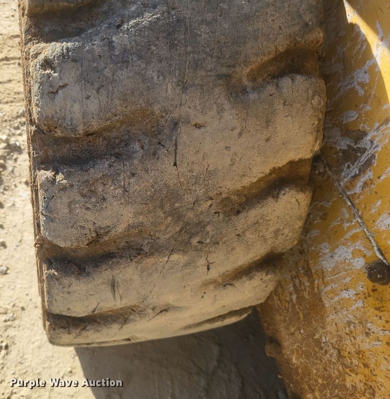 image for item DS5149 John Deere  250 skid steer loader