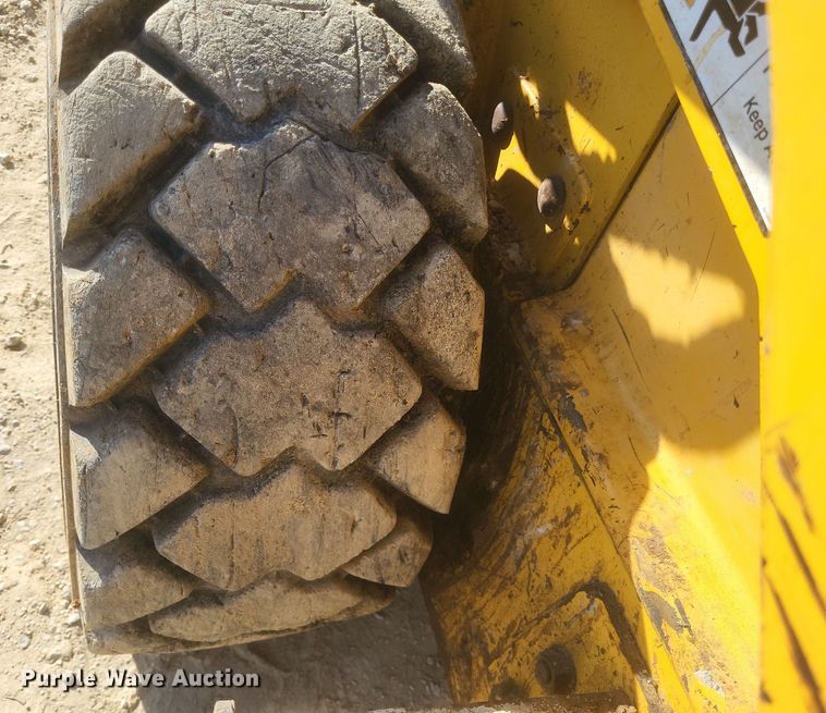 image for item DS5149 John Deere  250 skid steer loader