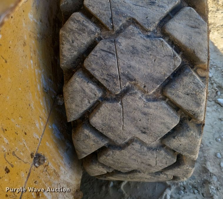 image for item DS5149 John Deere  250 skid steer loader