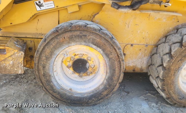 image for item DS5149 John Deere  250 skid steer loader