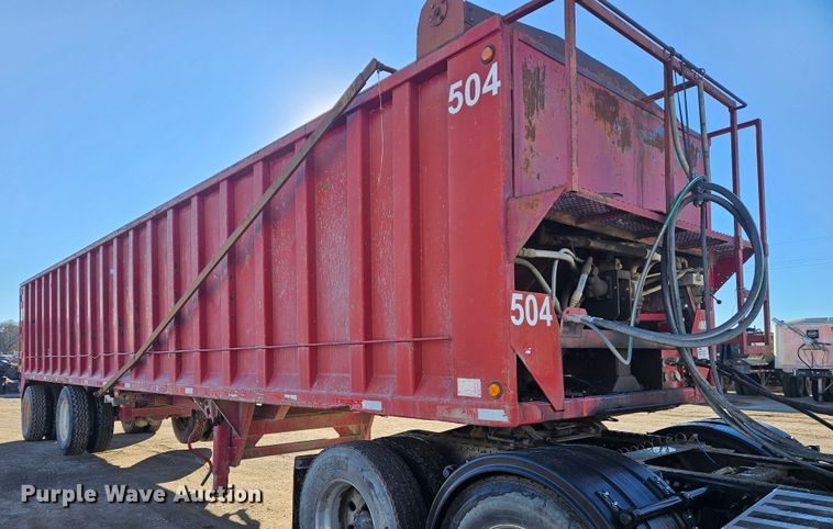 image for item DS6486 2005 Steco  SE04172 refuse trailer