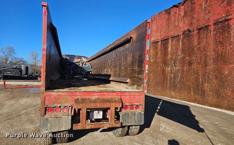 image for item DS6486 2005 Steco  SE04172 refuse trailer