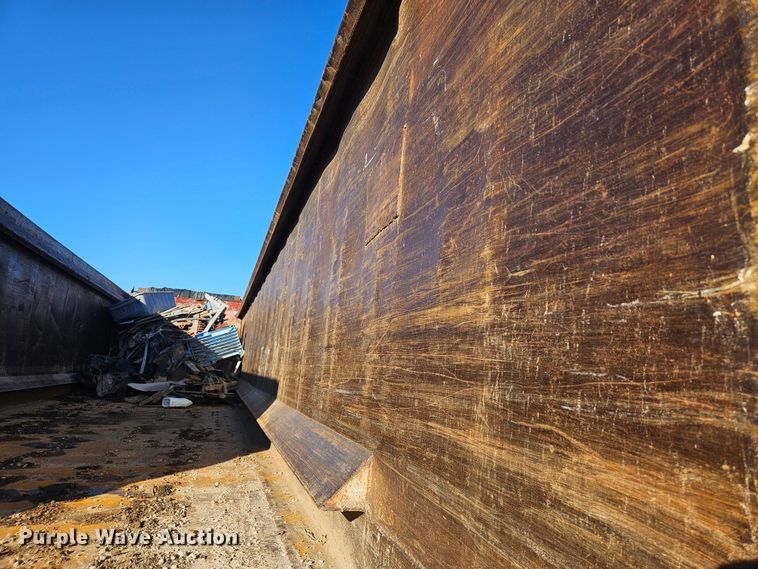 image for item DS6486 2005 Steco  SE04172 refuse trailer