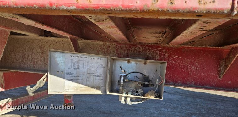 image for item DS6486 2005 Steco  SE04172 refuse trailer