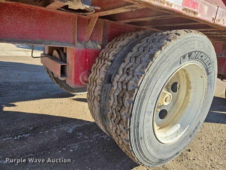 image for item DS6486 2005 Steco  SE04172 refuse trailer