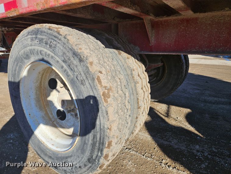 image for item DS6486 2005 Steco  SE04172 refuse trailer