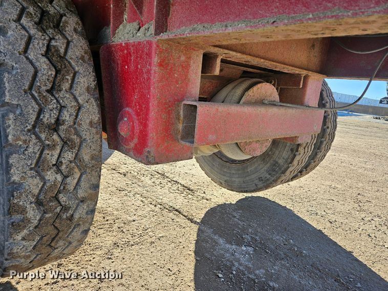 image for item DS6486 2005 Steco  SE04172 refuse trailer