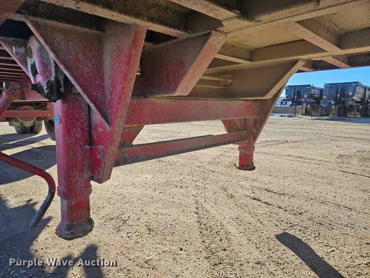 image for item DS6486 2005 Steco  SE04172 refuse trailer