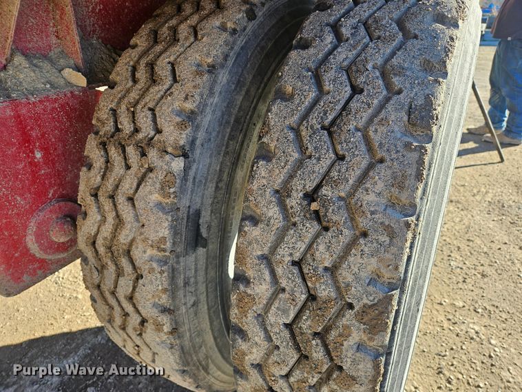 image for item DS6486 2005 Steco  SE04172 refuse trailer