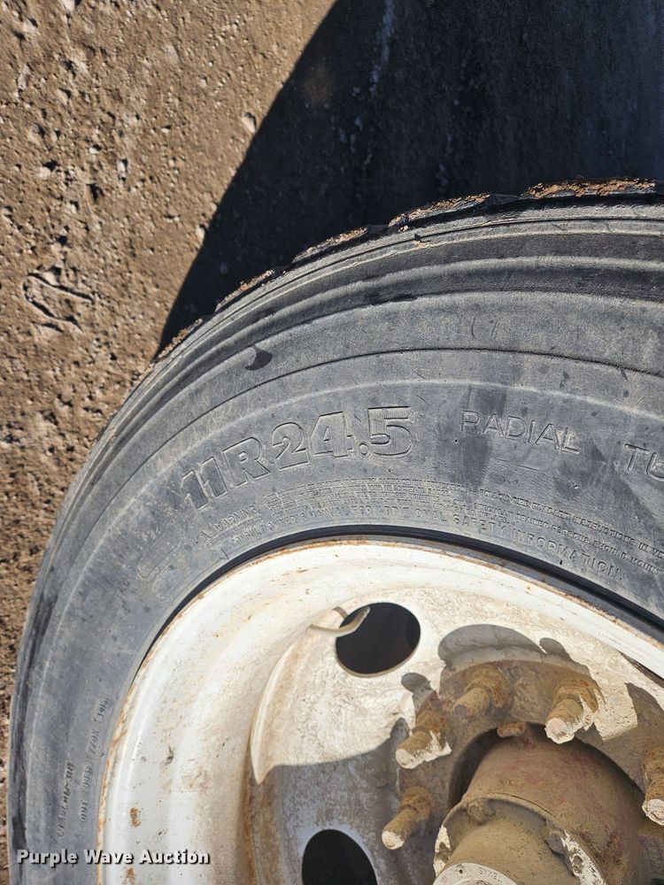 image for item DS6486 2005 Steco  SE04172 refuse trailer