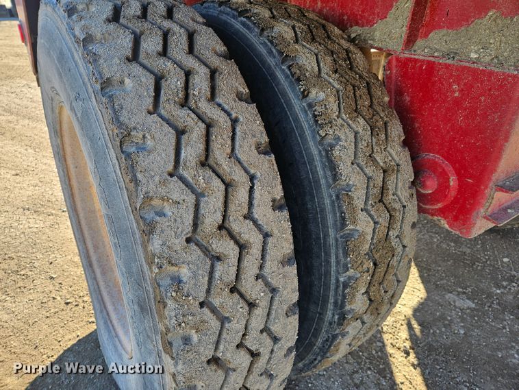 image for item DS6486 2005 Steco  SE04172 refuse trailer