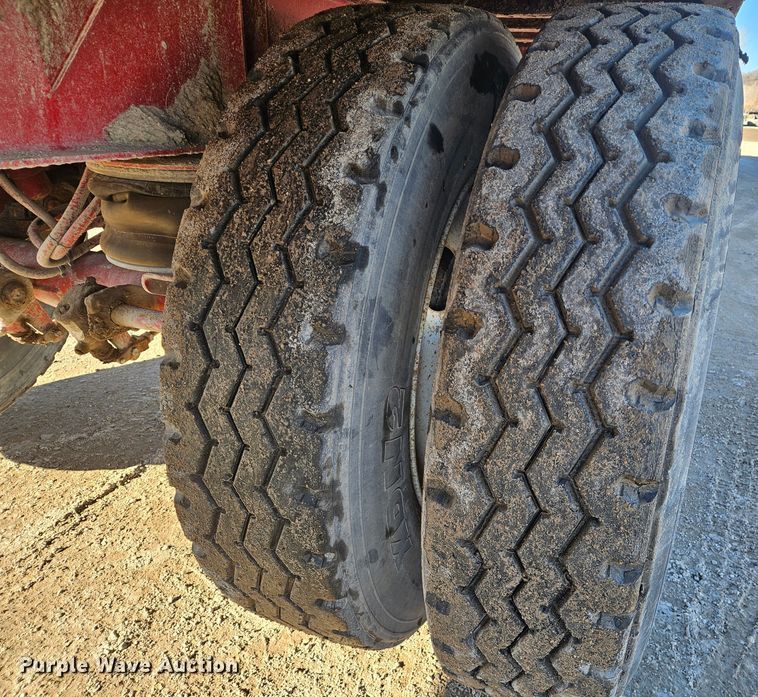 image for item DS6486 2005 Steco  SE04172 refuse trailer