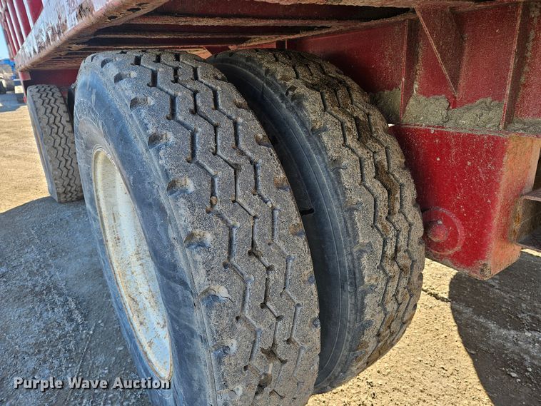 image for item DS6486 2005 Steco  SE04172 refuse trailer