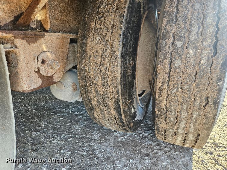 image for item DS6487 2007 Great Dane  GPMW5353 drop deck trailer