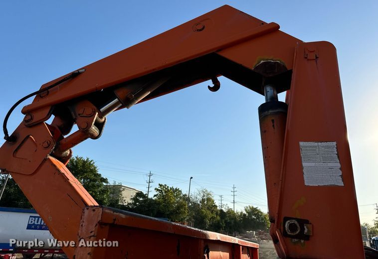 image for item DT2031 1997 Ford  LNT8000 flatbed truck with crane