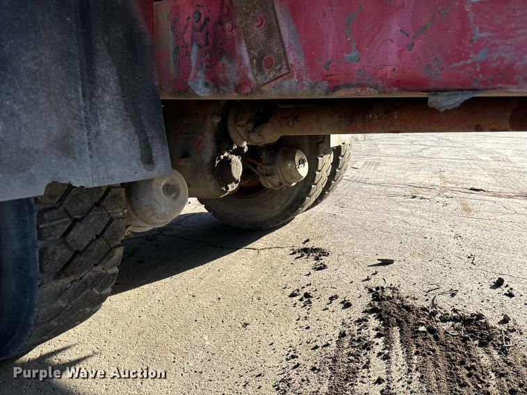 image for item DT2031 1997 Ford  LNT8000 flatbed truck with crane